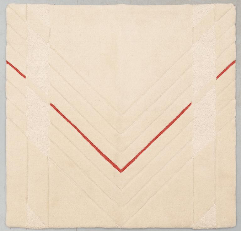 MATTA, 4 delar. Handtuftad i relief. 118,5 x 119 samt tre delar 74,5 x 74 cm var. Berit Woelfer, Kasthall Ateljé AB.