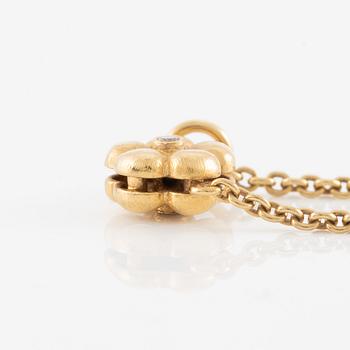 Ole Lynggaard, collier, 18K guld med dekor av blomma med briljantslipade diamanter.