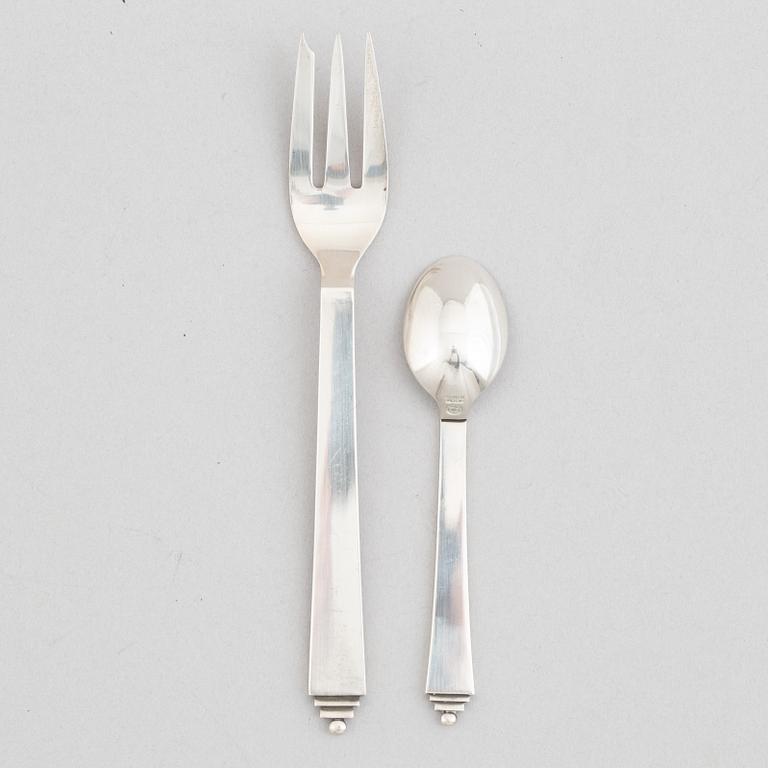 Harald Nielsen, a set of "Pyramid" sterling silver cutlery, Georg Jensen, Denmark (16 pieces).