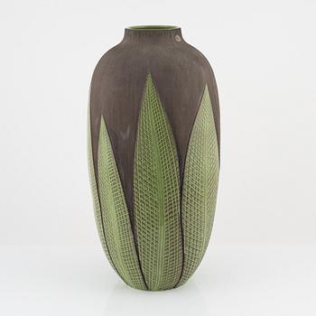 Anna-Lisa Thomson, a 'Paprika' ceramic vase, Upsala-Ekeby, Sweden 1949-69.
