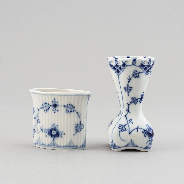 A mixed lot of Royal Copenhagen "Blue Fluted" porcelain 27 parts.