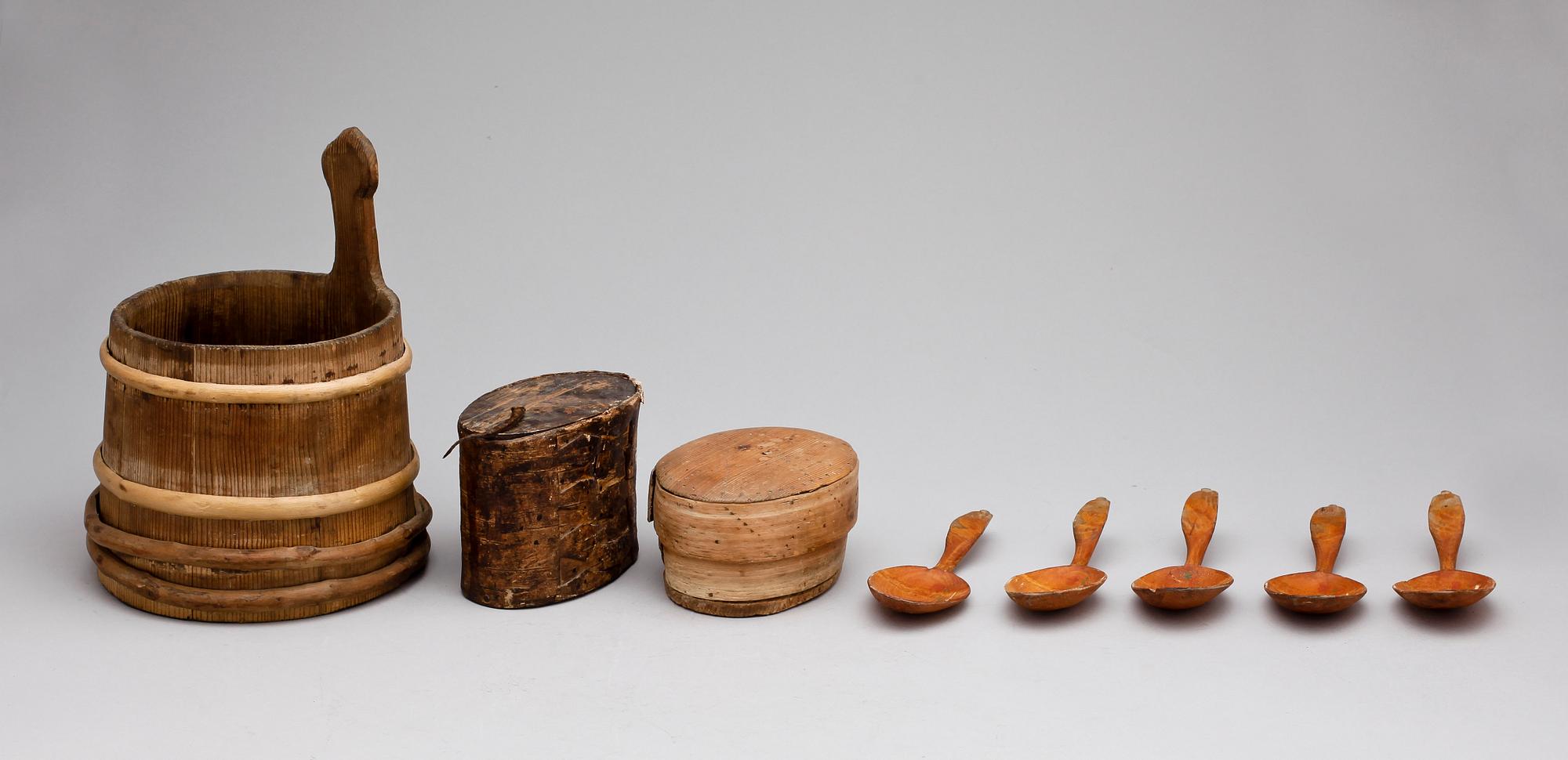 PARTI ALLMOGEFÖREMÅL, 9 delar, trä, enl uppg Hälsingland, 18/1900-tal.