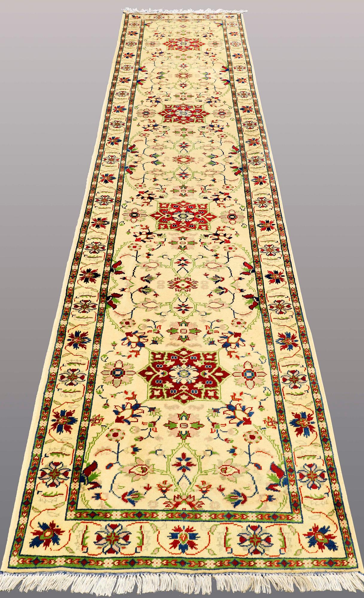 A RUNNER, Ziegler design, ca 396 x 80 cm.