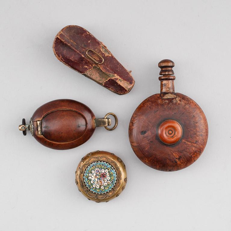 DOSOR, 2 st, BLÄCKHORN OCH FLASKA, sannolikt 1800-tal.