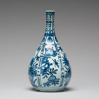 Flaska, kraakporslin. Mingdynastin, Wanli 1572-1620).