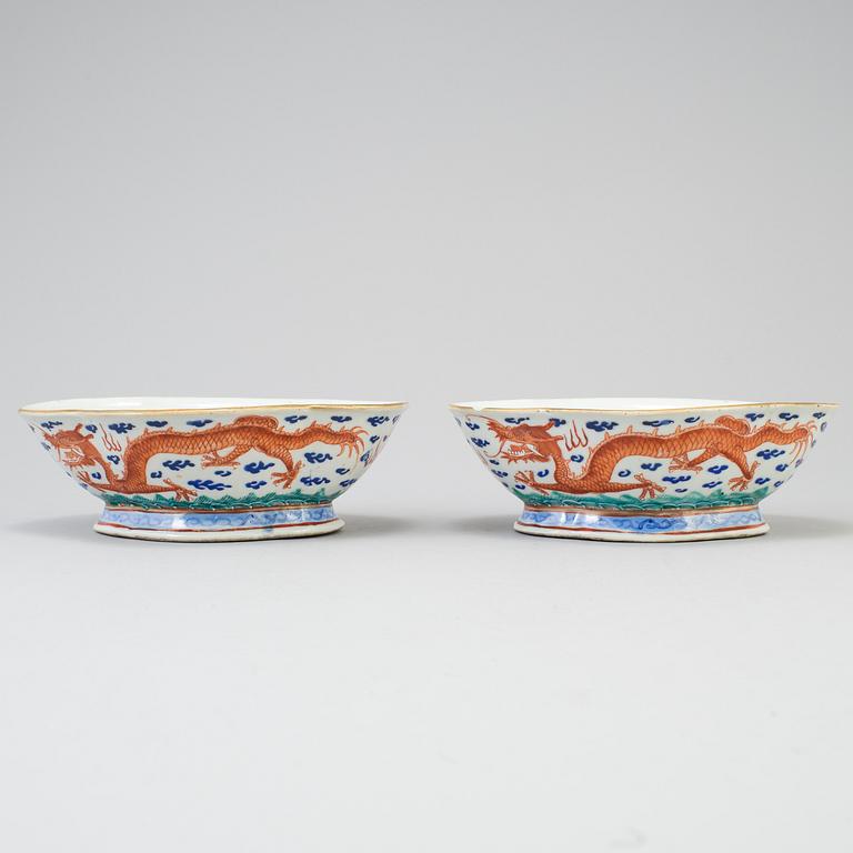 Two chinese famille rose footed dishes. Qing dynasty, Tongzhi mark and period (1862-1874).