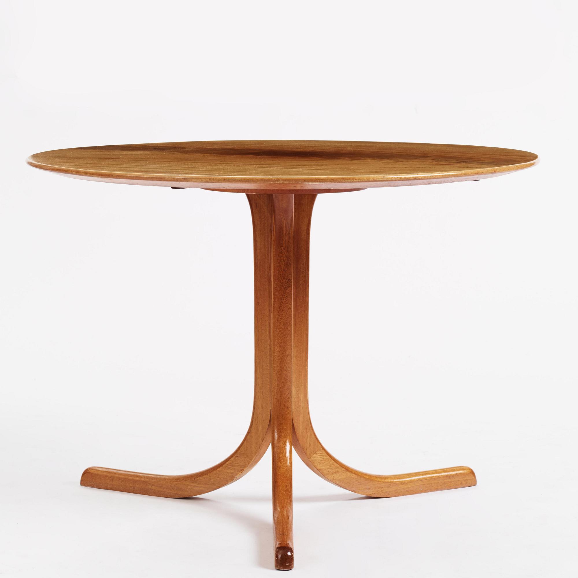 Josef Frank, a mahogany table model "B 1028", Firma Svenskt Tenn, mid-20th century.