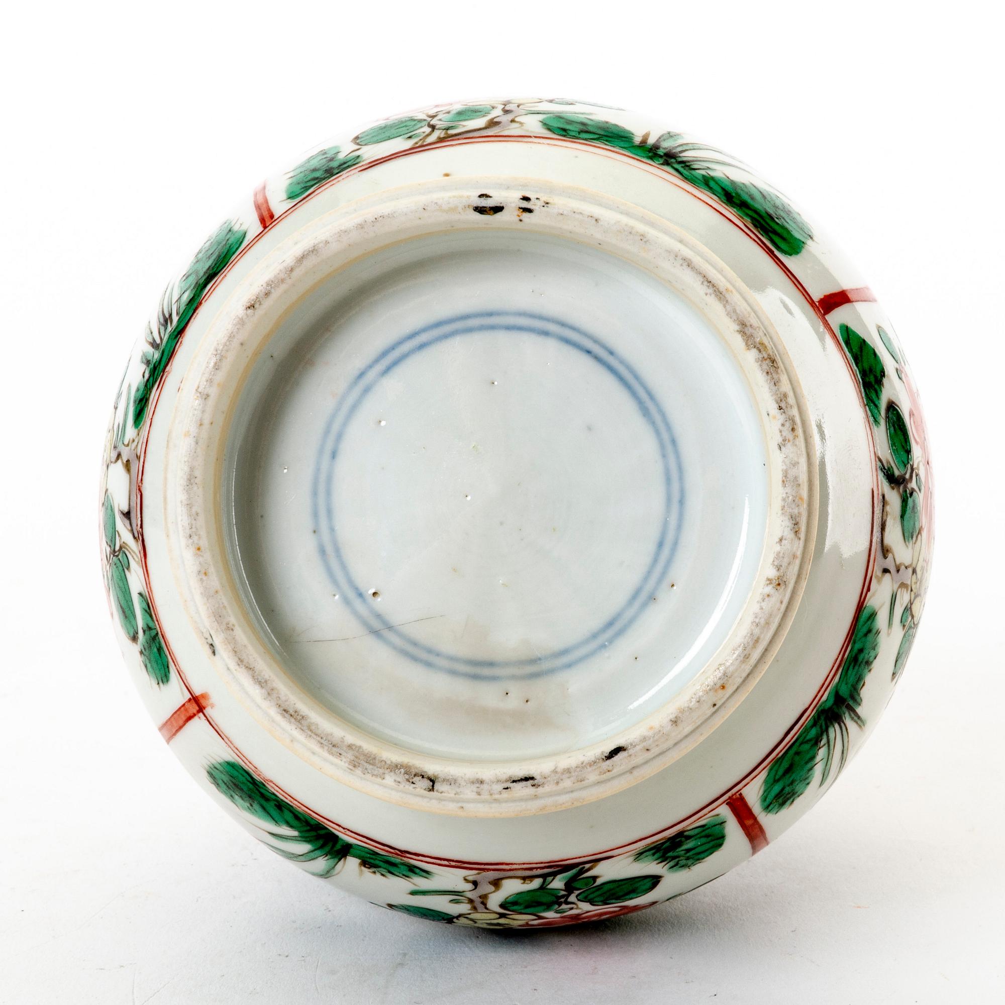 A Chinese Kangxi famille verte porcelain vase.