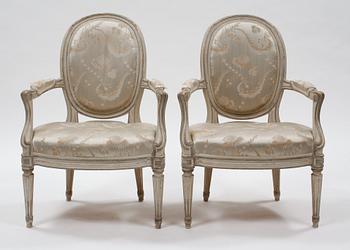 KARMSTOLAR, ett par, Louis XVI-stil, 1900-talets första hälft.
