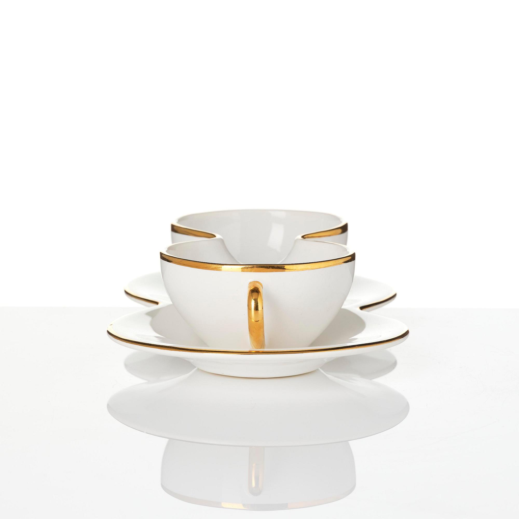 Mona Hatoum, "T42 (gold)".