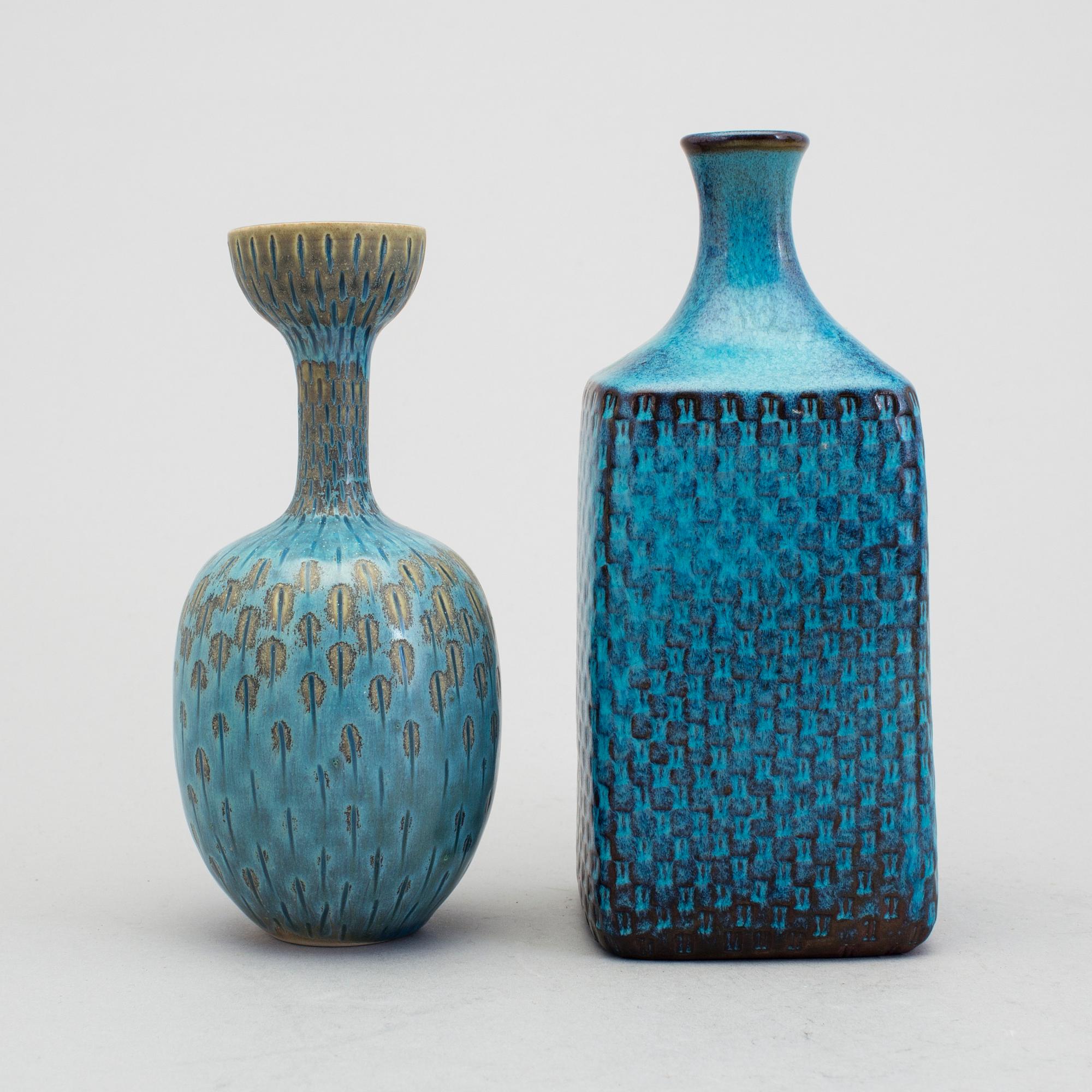 STIG LINDBERG, vaser 2 st, stengods, Gustavsberg, signerade med Gustavsberg Studiohanden.