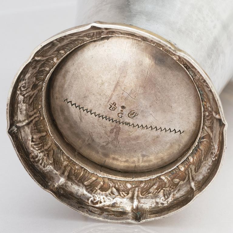 Petter Julin, bägare, silver, Köping 1765. Rokoko.