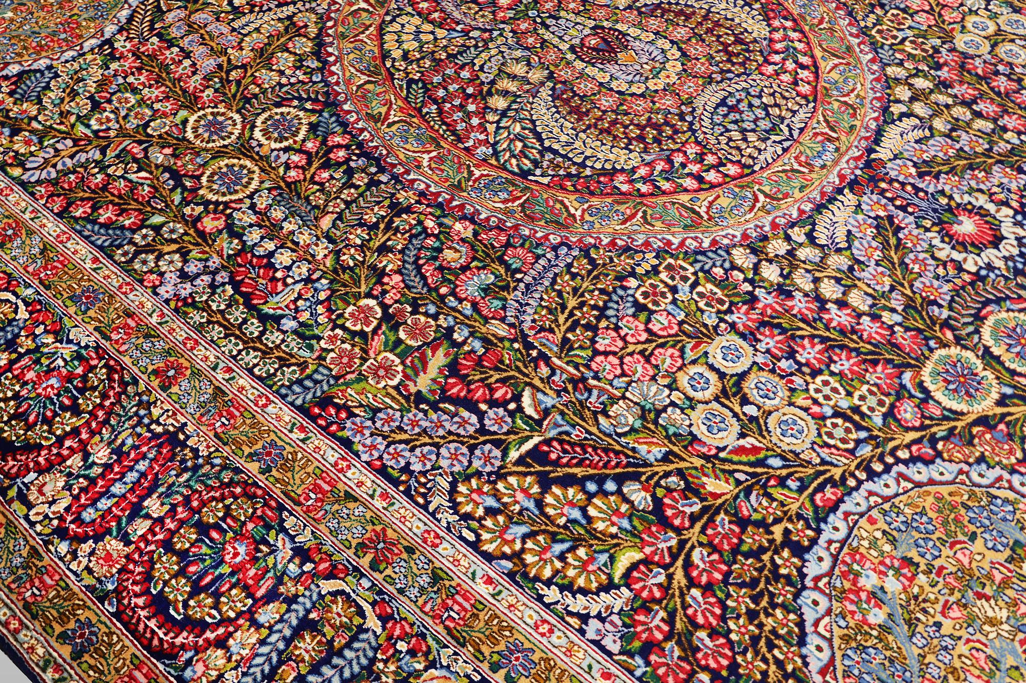 Matta, Kirman lavar, Millifleur, 393 x 300 cm.