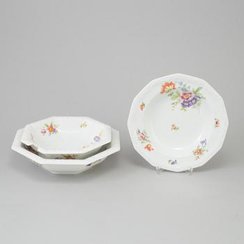 MATSERVIS, 117 delar, porslin. Rosenthal, "Maria" 1900-tal.