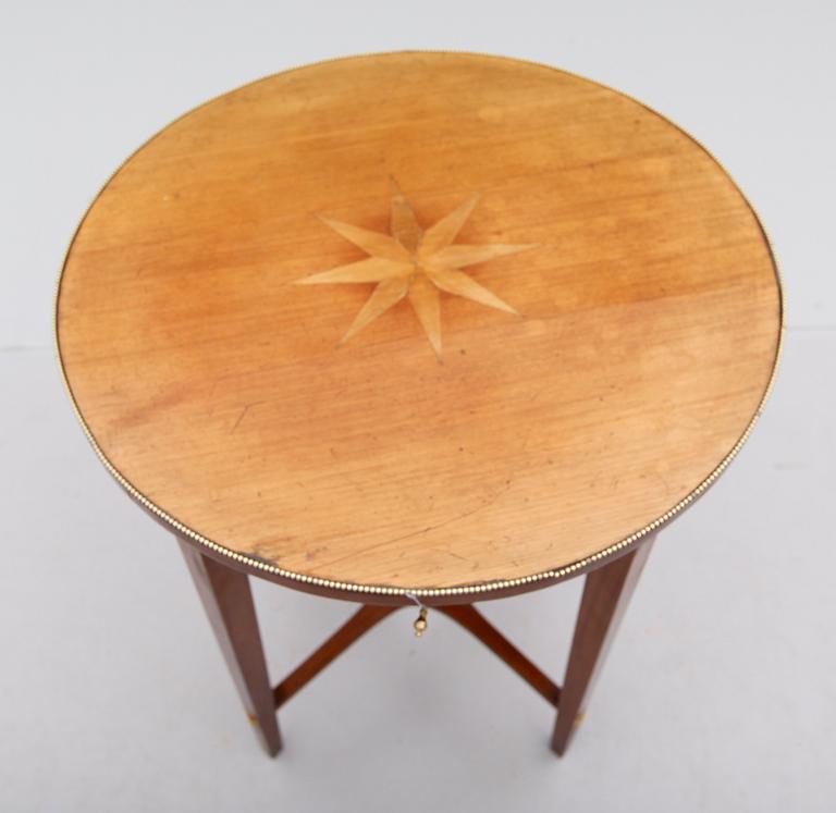 BORD, Louis XVI-stil, 1900-talets första hälft.