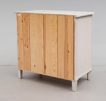 BYRÅ, gustaviansk stil, 1900-talets andra hälft.