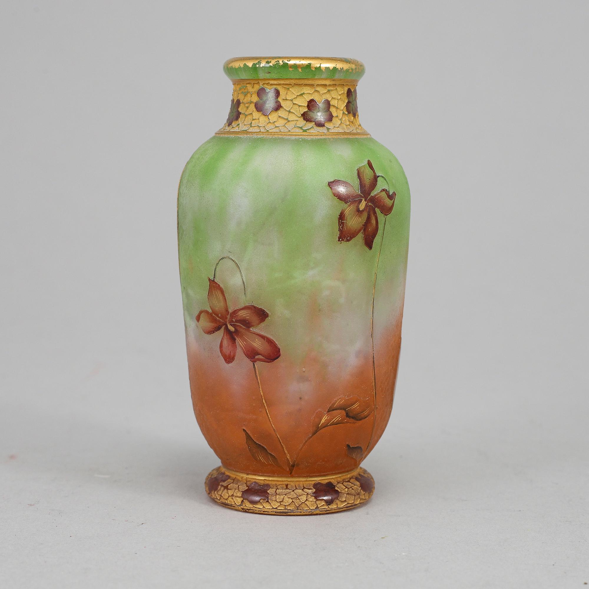 DAUM, an Art Nouveau cameo glass vase, Nancy early 1900's.
