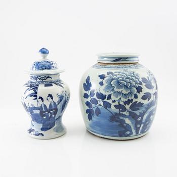 Bowl and cover jar China 18th/19th century porcelain.