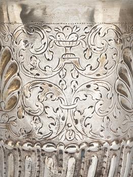 BÄGARE med lock, av Carl Wilhelm Hartman, Breslau 1710-1712.