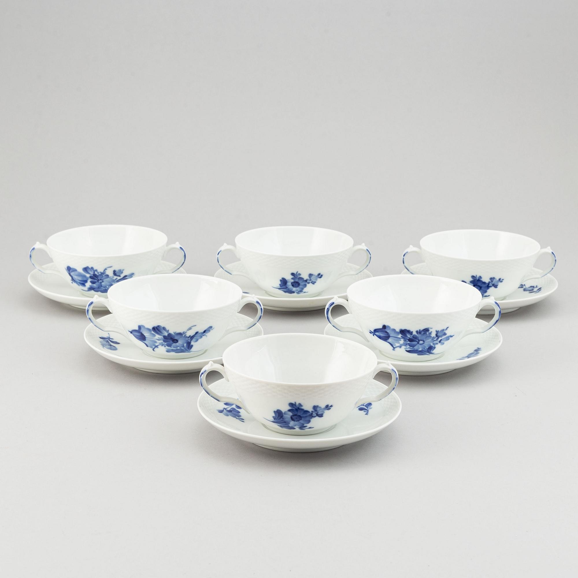 Royal Copenhagen, a part 'Blå Blomst' dinner service, Denmark (41 pieces).