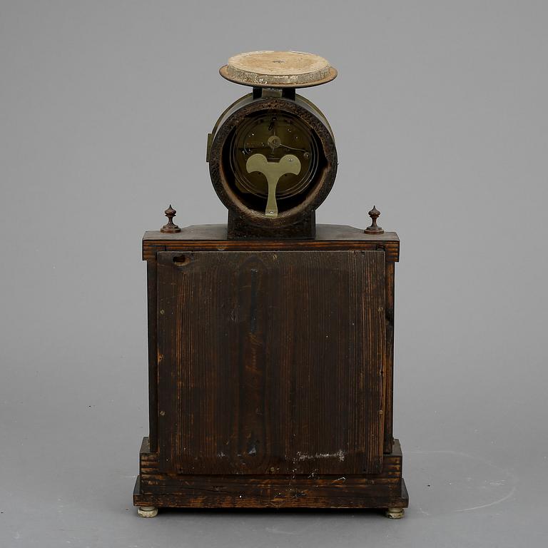 BORDSPENDYL, empire, 1800-tal.