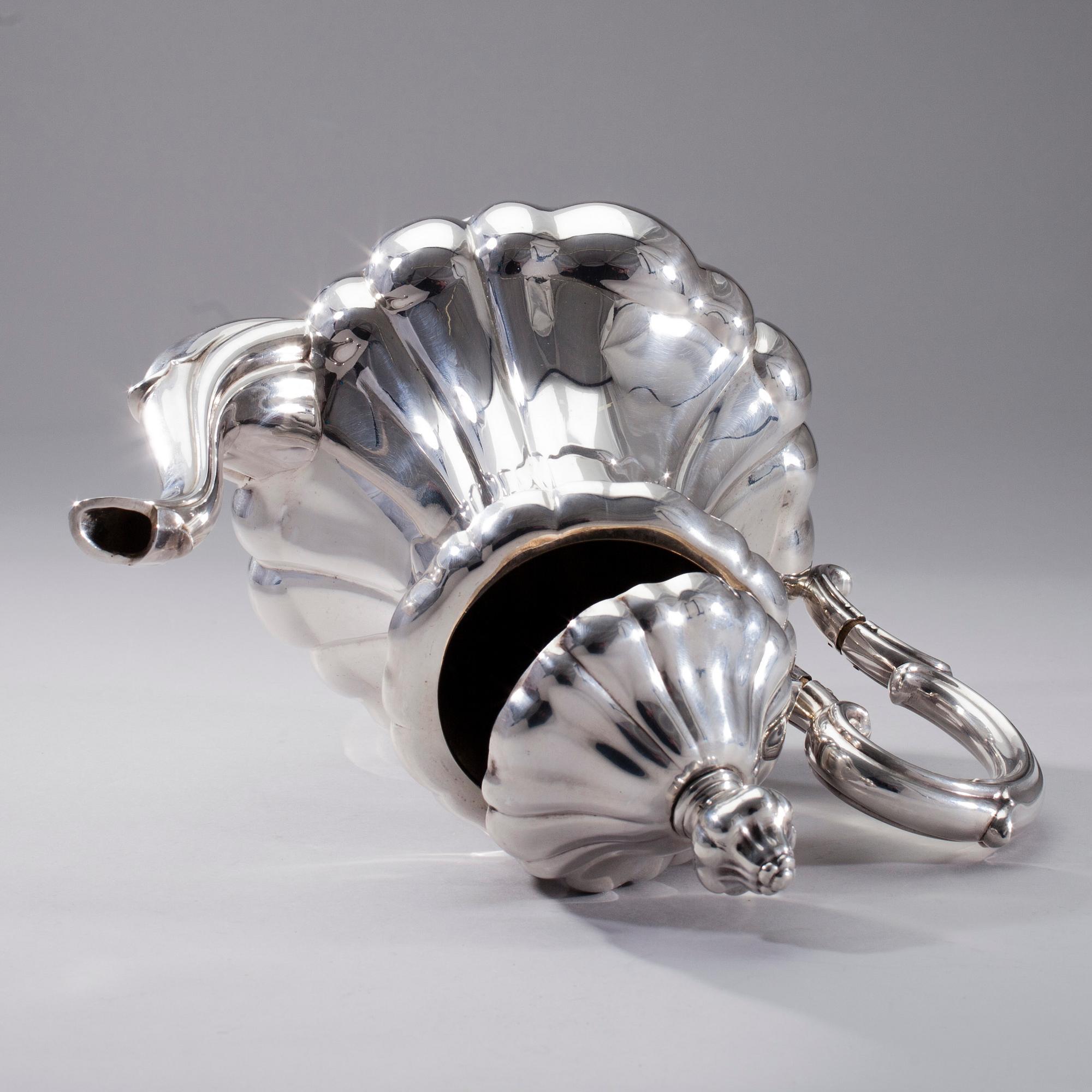 KAFFESERVIS, 3 delar, silver, rokokostil, Gösta Helenius, Åbo 1930. Vikt 1230 g.