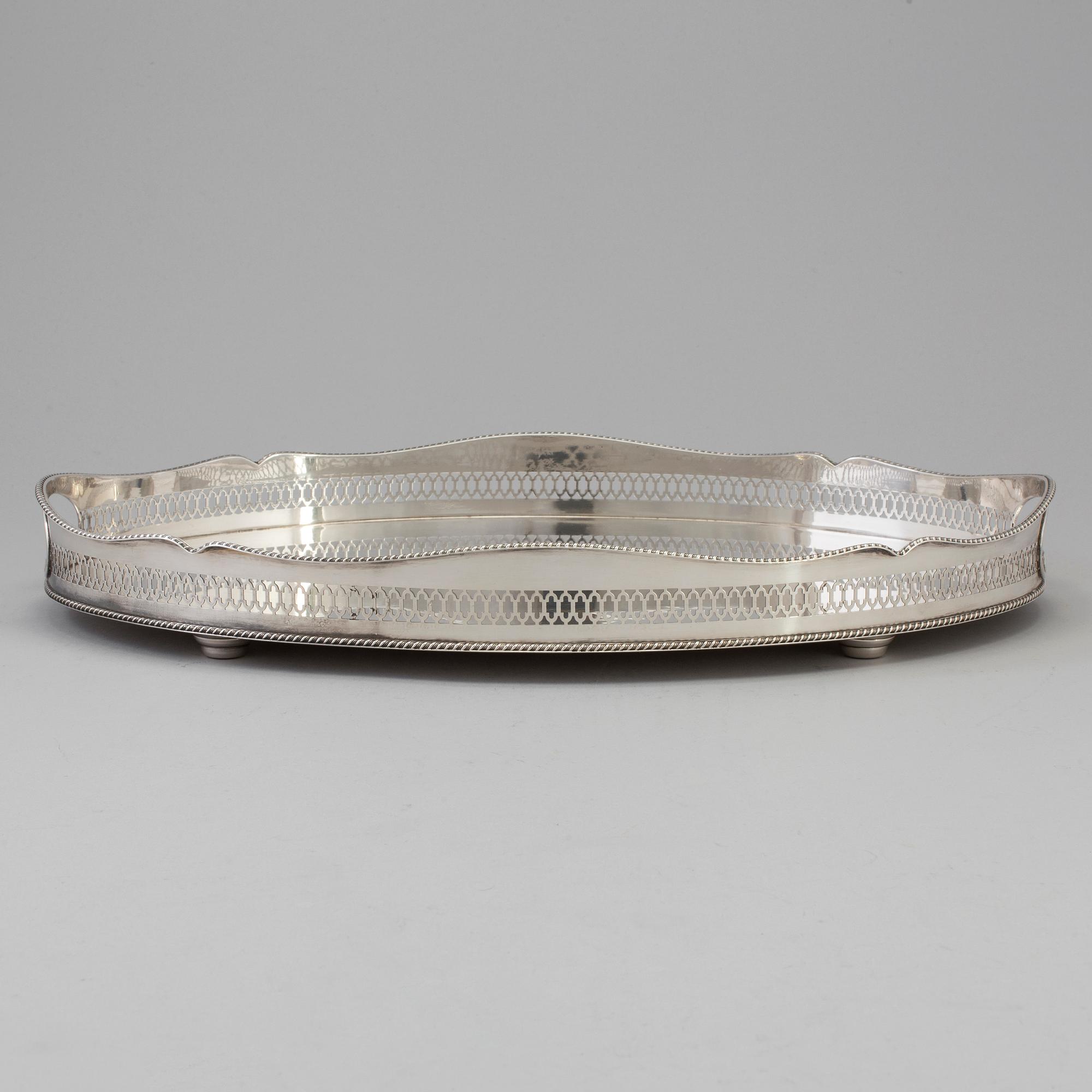 BRICKA, nysilver, England, 1900-talets andra hälft.