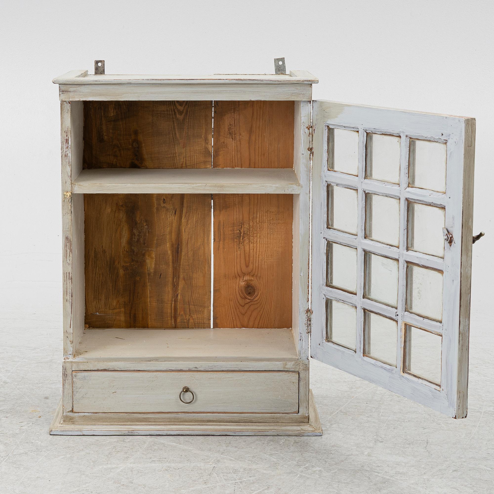 Hanging cabinet, 19th century.