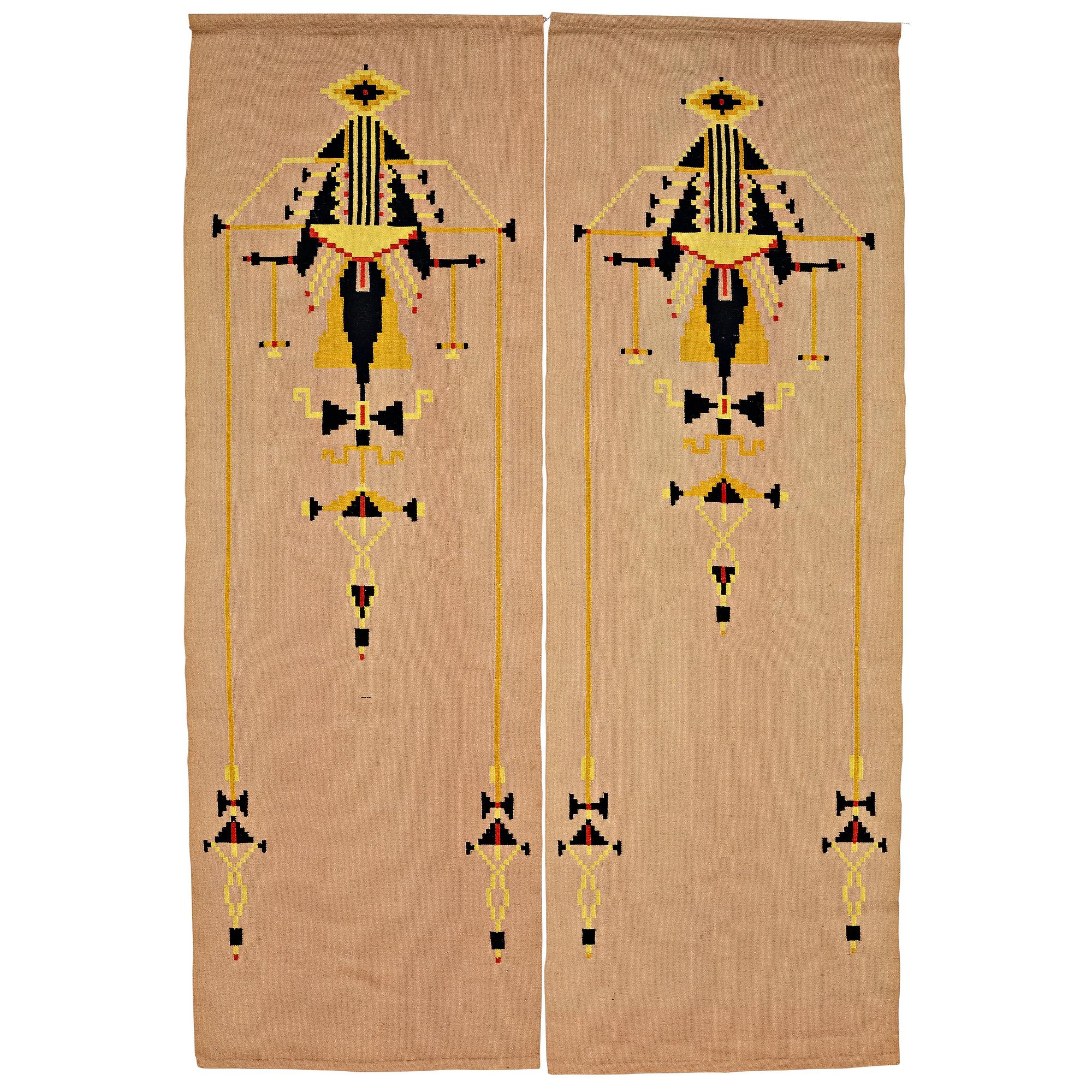 DRAPERIER, 1 par, slätväv, 224,5 x 75 respektive 223,5 x 75 cm, komponerade av Gösta Adrian-Nilsson (GAN).