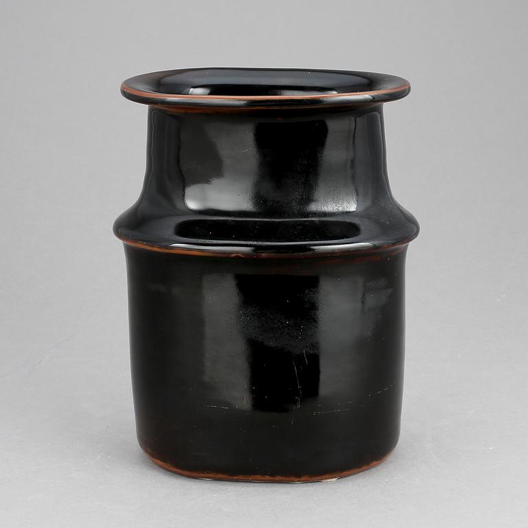 VAS, stengods. Stig Lindberg, Gustavsberg studio 1974.
