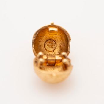 Ole Lynggaard, pendant 18K gold, with two stone collets with prongs, lapis lazuli and glass.