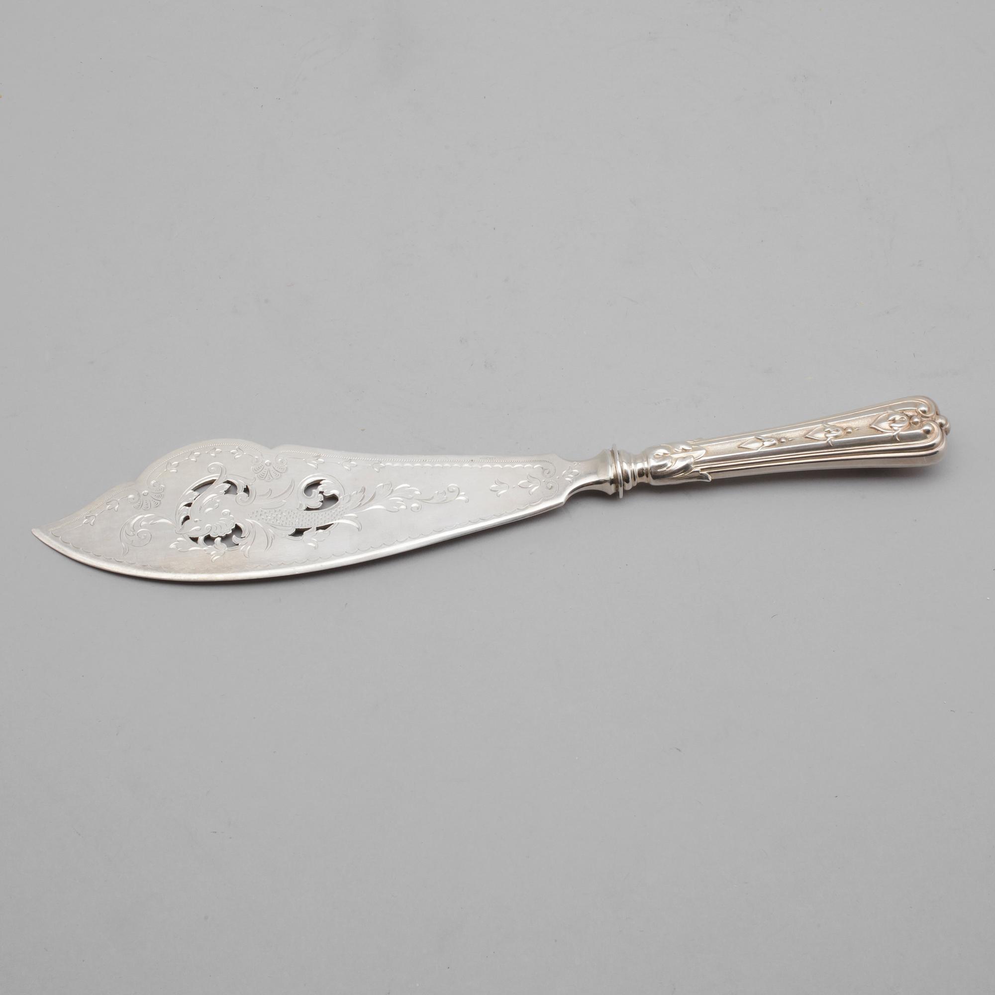 FISKSPADE, silver, Ryssland, 1900-talets första hälft. Vikt ca 143 gram.