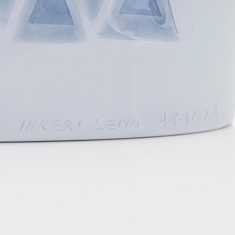 Inkeri Leivo, pullo, posliinia, signeerattu Inkeri Leivo, Arabia.