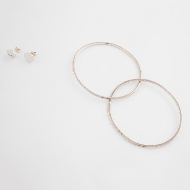 EFVA ATTLING, ARMRING "Twosome cuff" samt ÖRHÄNGEN "Dots ear".