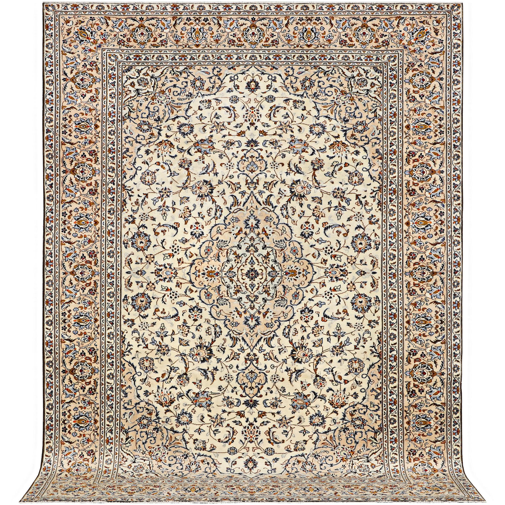 A Kashan carpet, c. 346 x 250 cm.