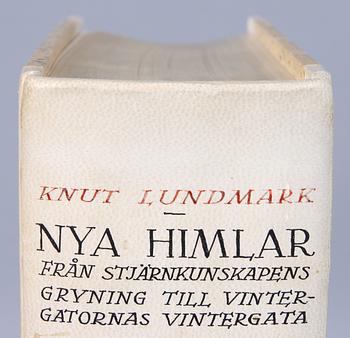 BOK, Knut Lundmark: "Nya Himlar Från stjärnkunskapens gryning till vintergatornas vintergata", Nordisk Rotogravyr, Stockholm, 1943.