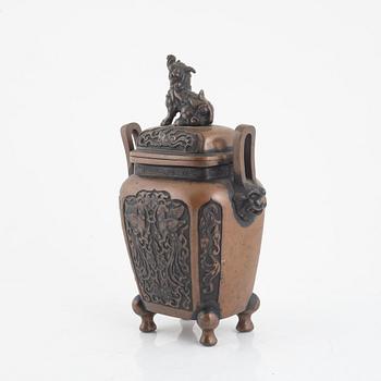 A bronze censer with cover, Qing dynasty, 19th century.