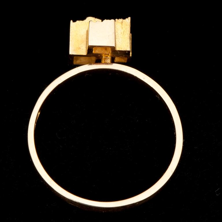 RING, guld 14K, "Kultatorni", Björn Weckström, Lapponia 1981. Tot. vikt 2,0 g.