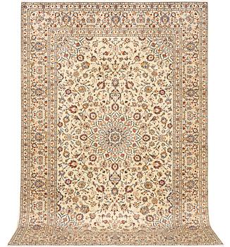 A Kashan carpet, a. 300 x 198 cm.