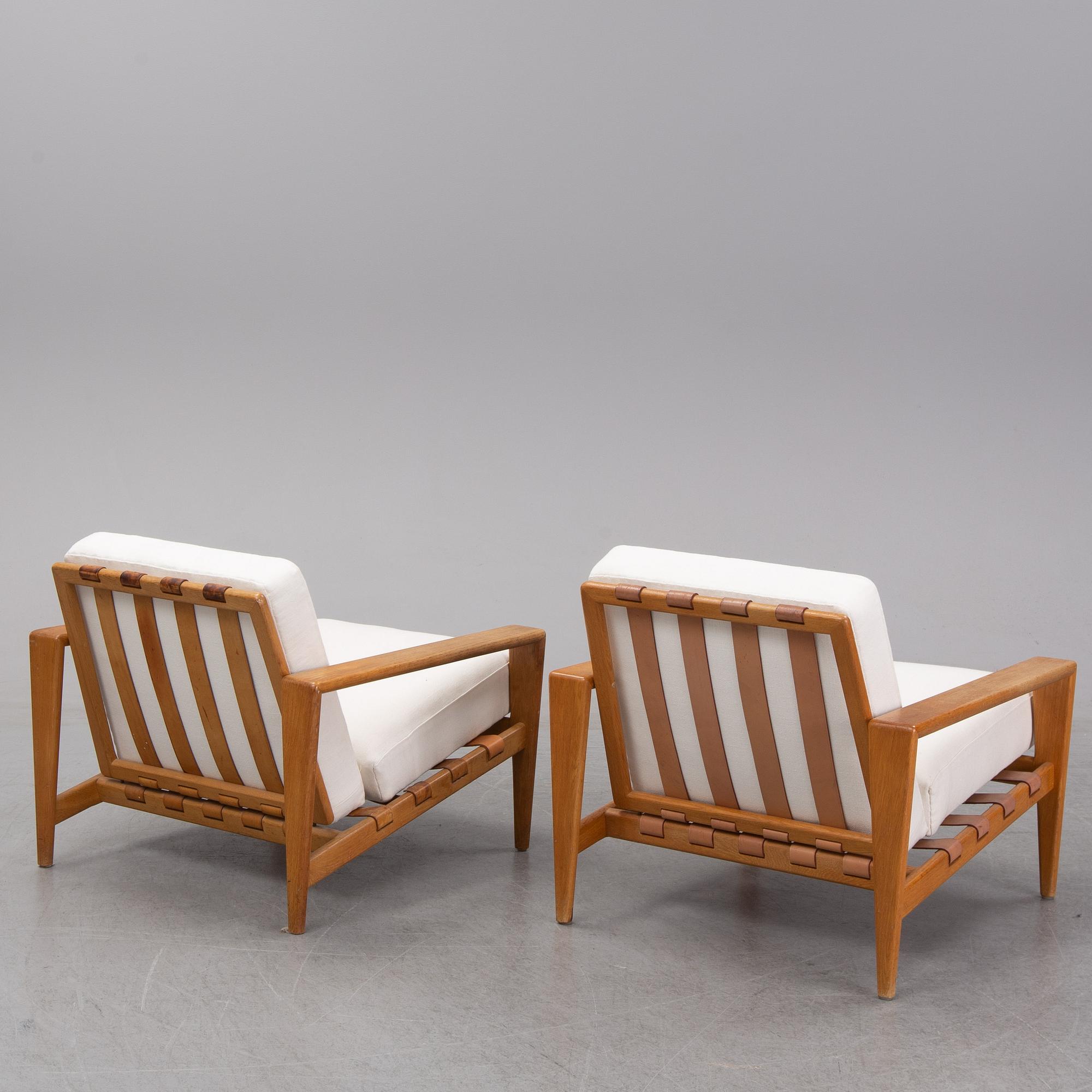 Svante Skogh, a pair of 'Bodö' oak easy chairs, AB Hjertquist & Co, Nässjö, designed in 1957.