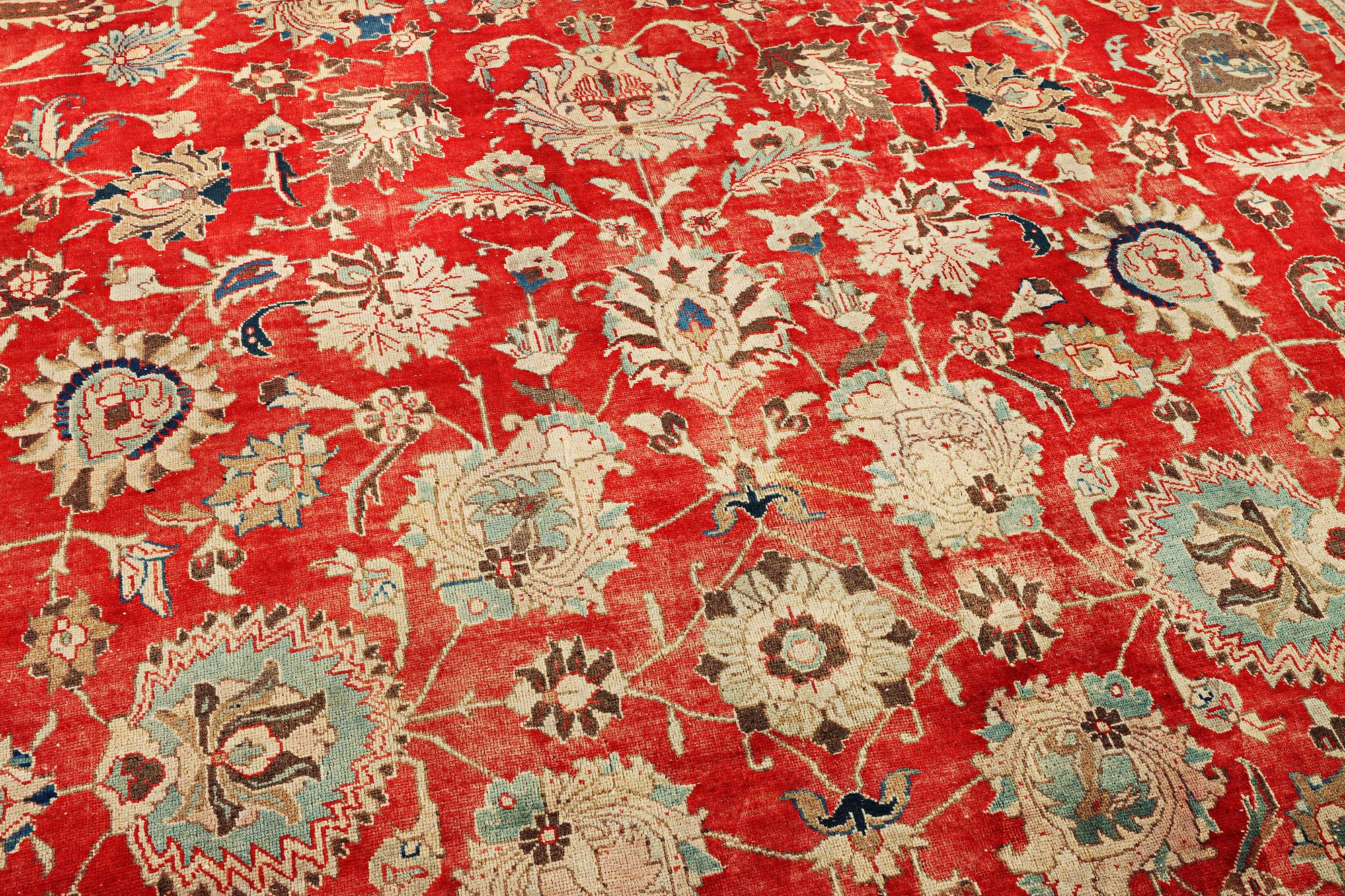 A Mahal carpet, c. 515 x 341 cm.