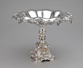 UPPSATSSKÅL, silver, nyrokoko, Lars Larson & Co, Göteborg, 1861. Tot vikt ca 947g.