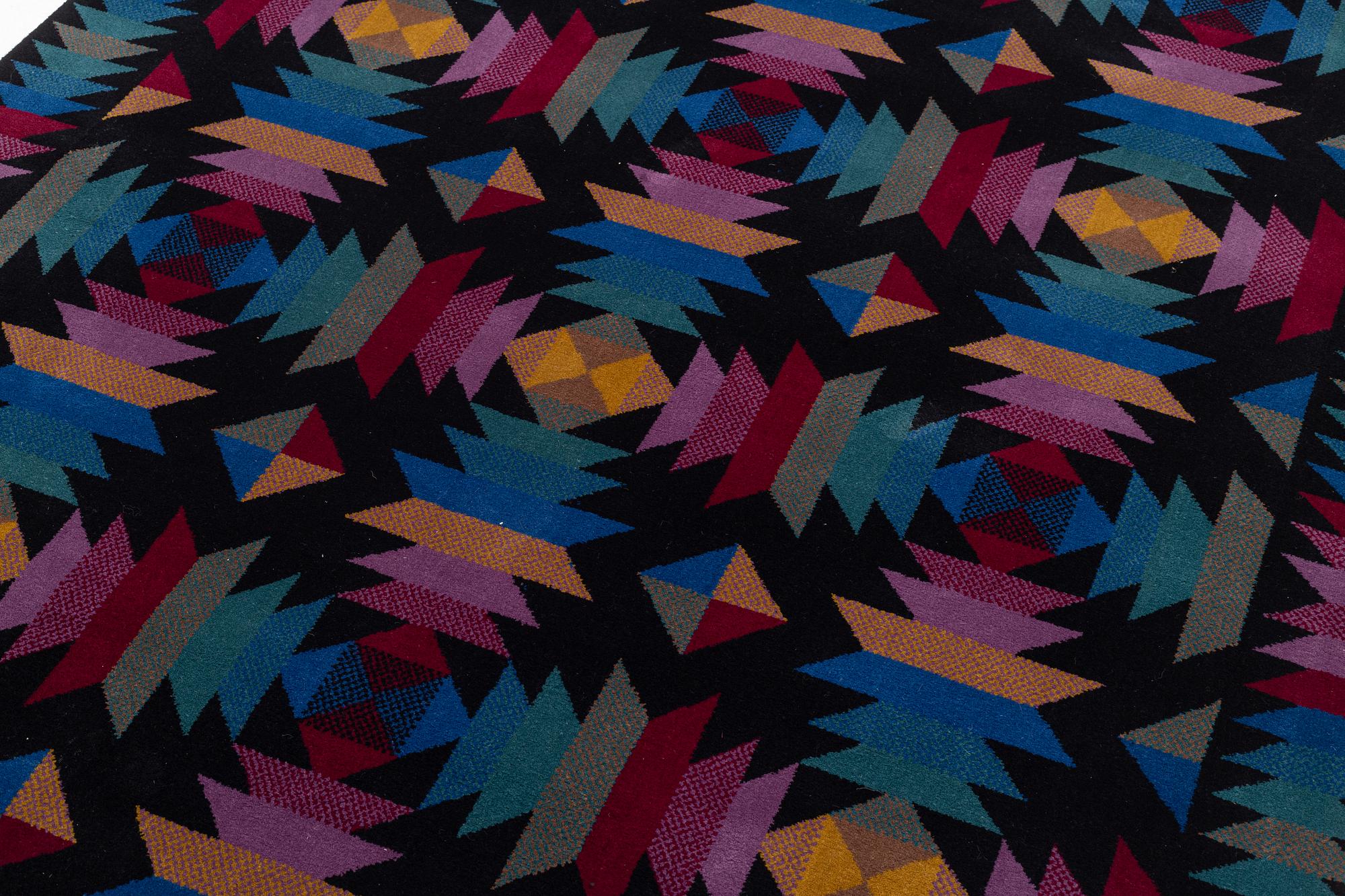 Matta. Missoni, maskingjord,  T&J Vestor, 247 x 165 cm.