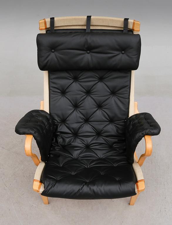 FÅTÖLJ, "Pernilla", Bruno Mathsson, Dux, 1900-talets andra hälft.