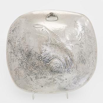 Tapio Wirkkala, A 'Bear hunting' silver dish, Tillander, Helsinki 1953.
