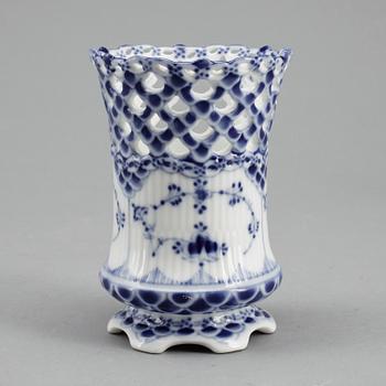 SERVISDELAR, 9st , porslin, "Musselmalet", Royal Copenhagen, 1900-talets andra hälft.