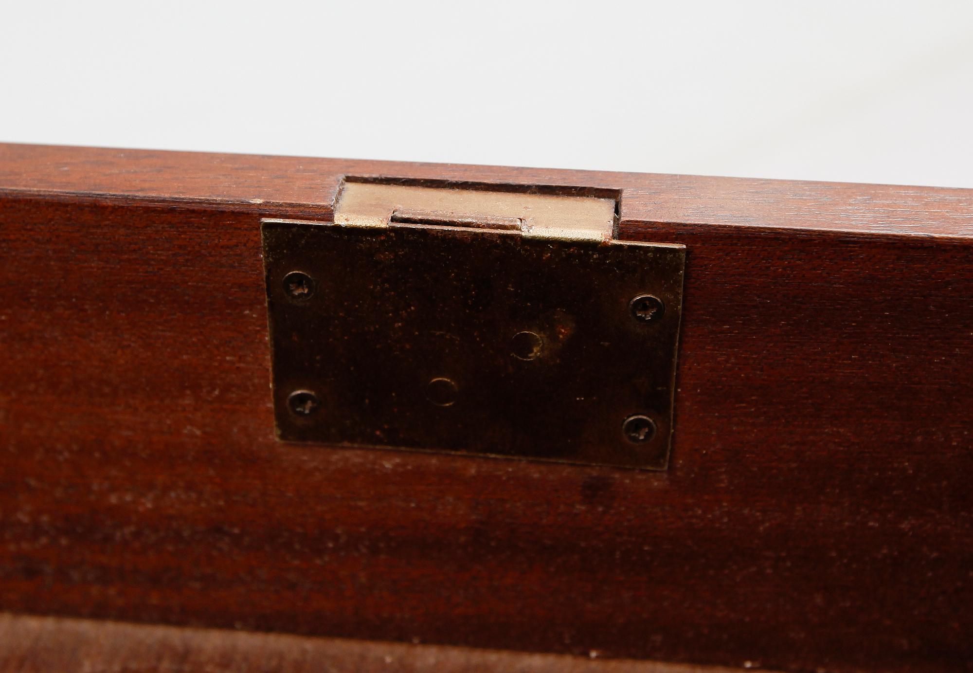 HURTSSKRIVBORD, England, 1900-talets andra hälft.