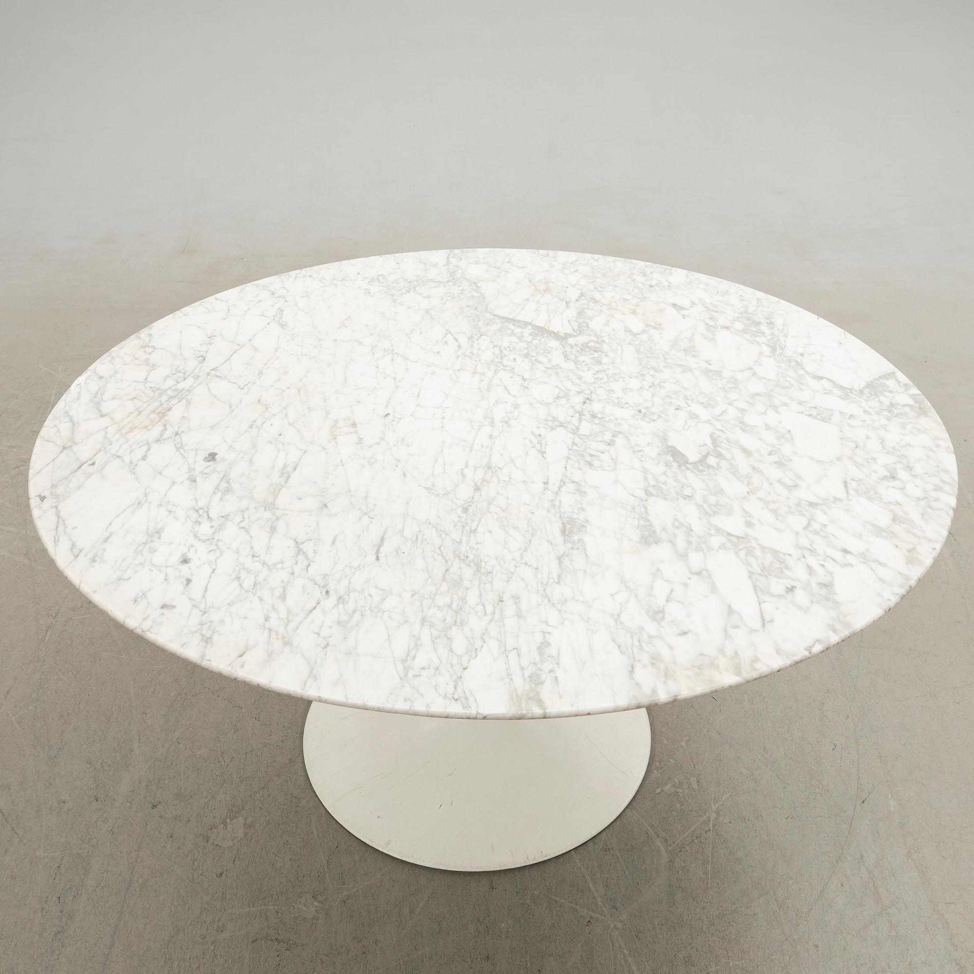 Eero Aarnio, Table, "Tulip", Knoll International, second half of the 20th century.
