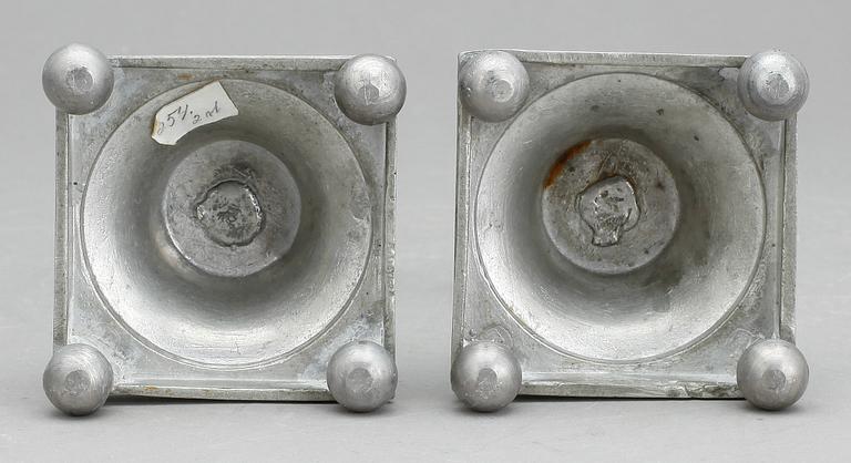 LJUSSTAKAR, ett par, tenn, 1800-tal.