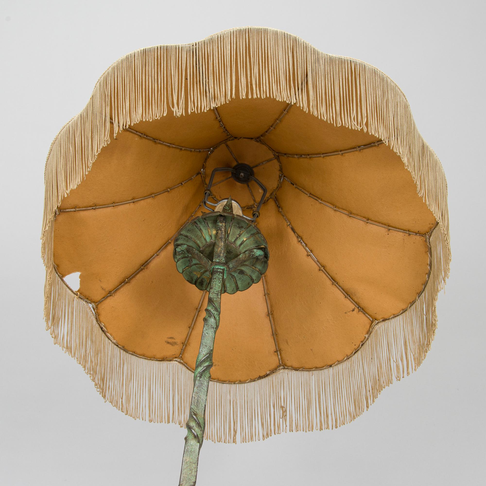 Lattiavalaisin, malli 811, Taidetakomo Hakkarainen, 1930-luku.